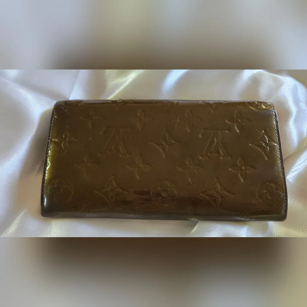 Louis Vuitton Olive Vernis Sarah Long Wallet - Picture 2 of 16
